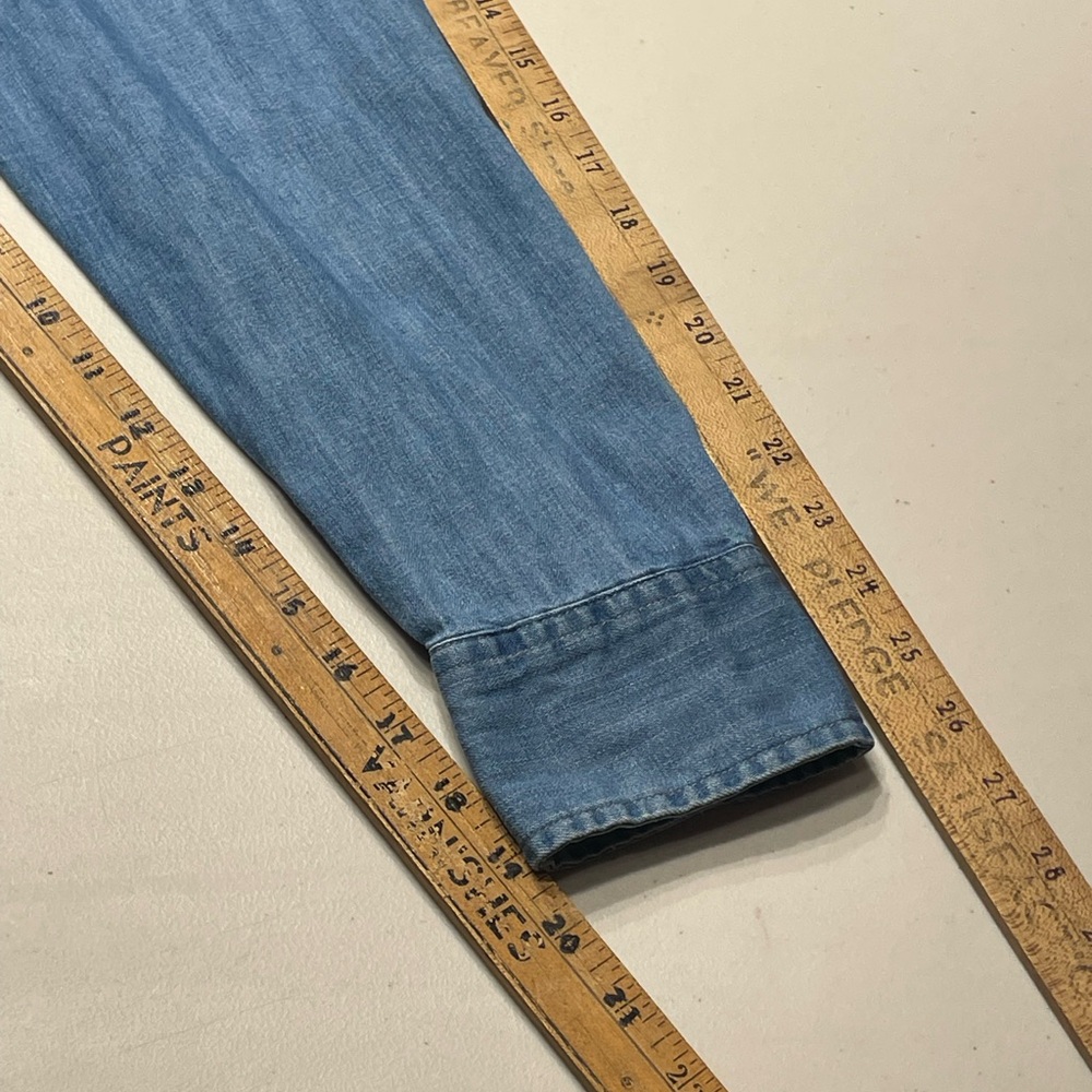 Levi's (2010’s) Large Slim Cowboy Cut Sky Blue Button-Up denim Shirt - Picture 12 of 13